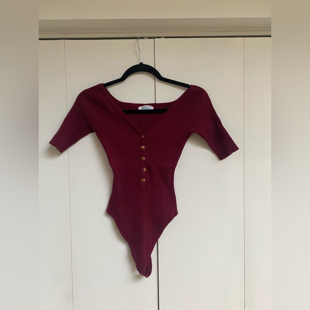 Ribbed Burgundy Buttoned Bodysuit